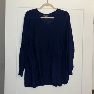 Vince lightweight navy blue sweater • size medium • 100% cotton